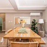 Luxury 3 Bedroom, 3 Bathroom Top Floor Beachfront, Big Bay, 67 Bona View