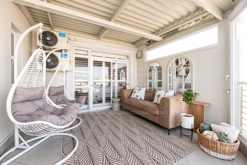 Apartment Luxury 3 Bedroom, 3 Bathroom Floor Beachfront, Big Bay, 67 Bona View